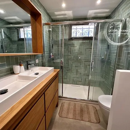 Villa La Sarrazine - Port Du Niel - Vue *