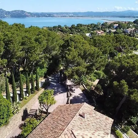 La Sarrazine - Port Du Niel - Vue Βίλα Ιέρ
