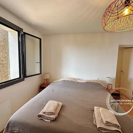 La Sarrazine - Port Du Niel - Vue Hyères