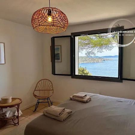 La Sarrazine - Port Du Niel - Vue Hyères